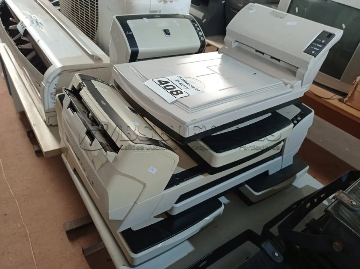 LOTE 408 - 06 SCANNERS MARCAS FUJITSU. (NO ESTADO) ATENÇÃO! FAZER A VISITAÇÃO ANTES DE ARREMATAR, NÃO SABEMOS SE FUNCIONA. LEILÃO NÃO TEM GARANTIA E NEM DEVOLUÇÃO, SUJEITO A POSSÍVEIS AVARIAS VISÍVEIS/OCULTAS E/OU AUSÊNCIA DE COMPONENTES.