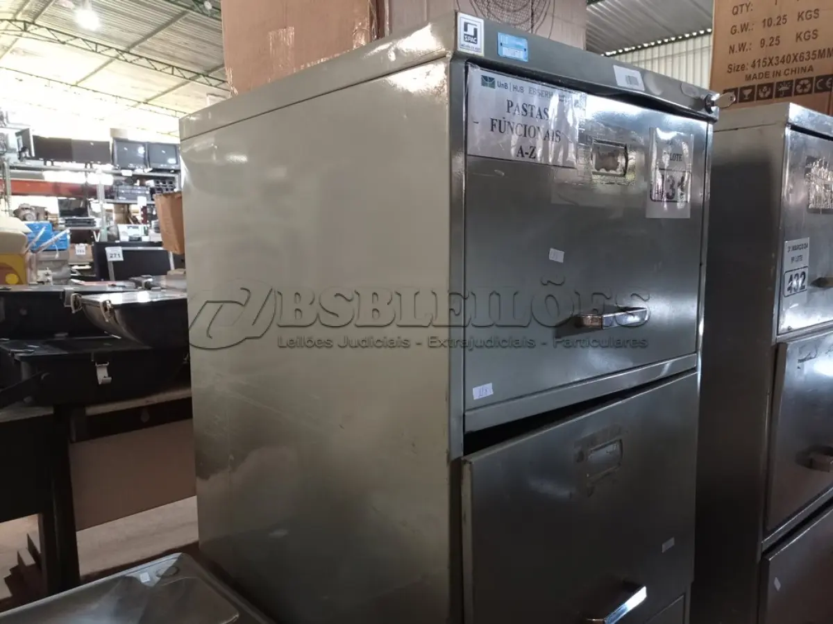 LOTE 431 - 01 ARQUIVO DE AÇO COM 04 GAVETAS. (NO ESTADO) ATENÇÃO! FAZER A VISITAÇÃO ANTES DE ARREMATAR, NÃO SABEMOS SE FUNCIONA. LEILÃO NÃO TEM GARANTIA E NEM DEVOLUÇÃO, SUJEITO A POSSÍVEIS AVARIAS VISÍVEIS/OCULTAS E/OU AUSÊNCIA DE COMPONENTES.