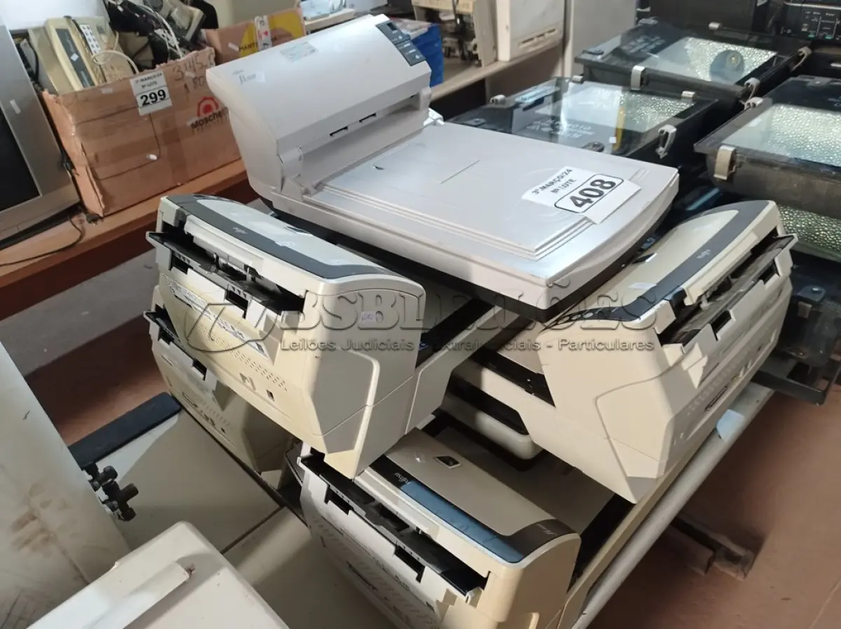 LOTE 408 - 06 SCANNERS MARCAS FUJITSU. (NO ESTADO) ATENÇÃO! FAZER A VISITAÇÃO ANTES DE ARREMATAR, NÃO SABEMOS SE FUNCIONA. LEILÃO NÃO TEM GARANTIA E NEM DEVOLUÇÃO, SUJEITO A POSSÍVEIS AVARIAS VISÍVEIS/OCULTAS E/OU AUSÊNCIA DE COMPONENTES.