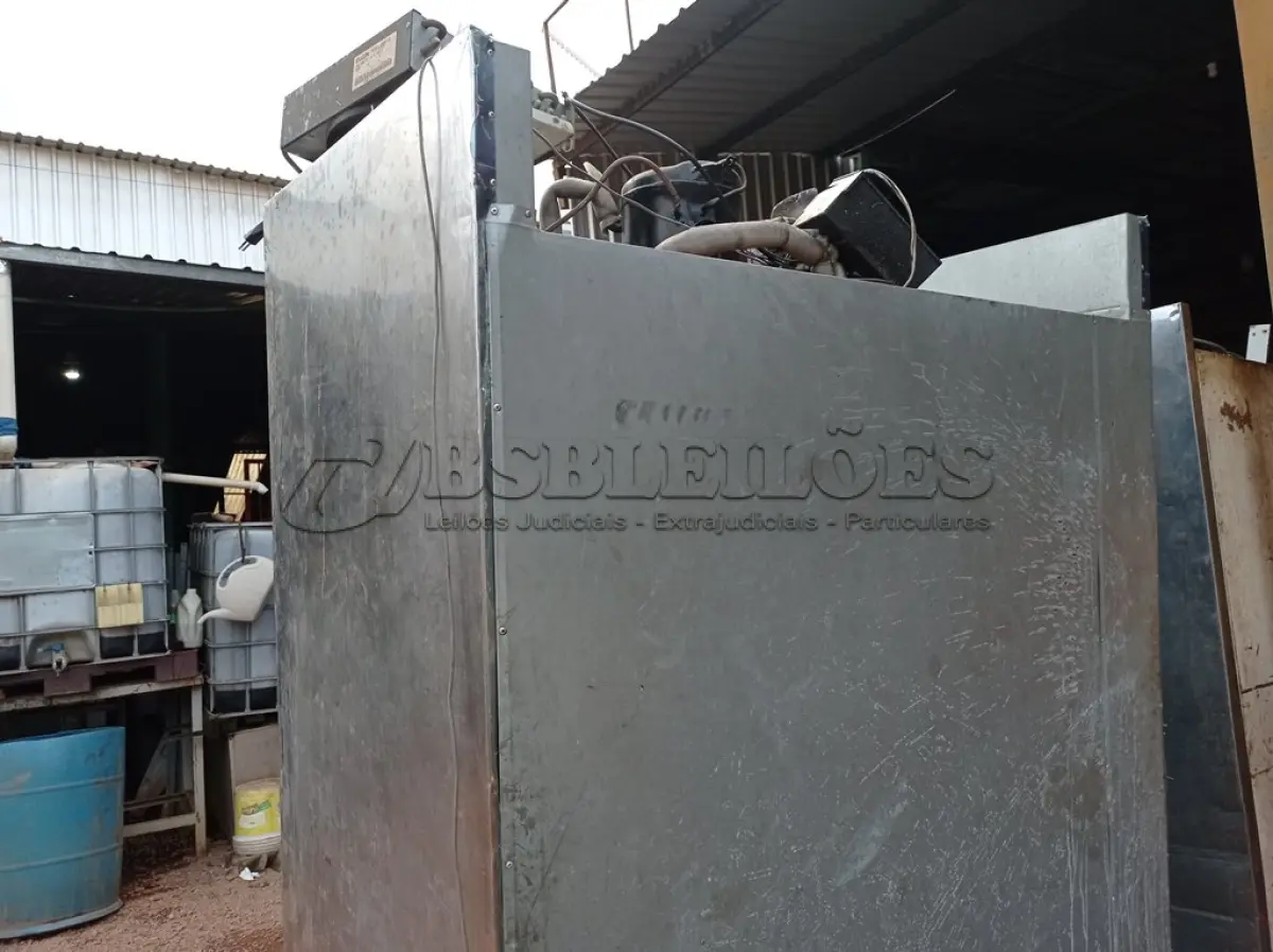 LOTE 499 - 01 GELADEIRA INDUSTRIAL EM INOX PARA RETIRADA DE PEÇAS. (NO ESTADO) ATENÇÃO! FAZER A VISITAÇÃO ANTES DE ARREMATAR, NÃO SABEMOS SE FUNCIONA. LEILÃO NÃO TEM GARANTIA E NEM DEVOLUÇÃO, SUJEITO A POSSÍVEIS AVARIAS VISÍVEIS/OCULTAS E/OU AUSÊNCIA DE COMPONENTES.