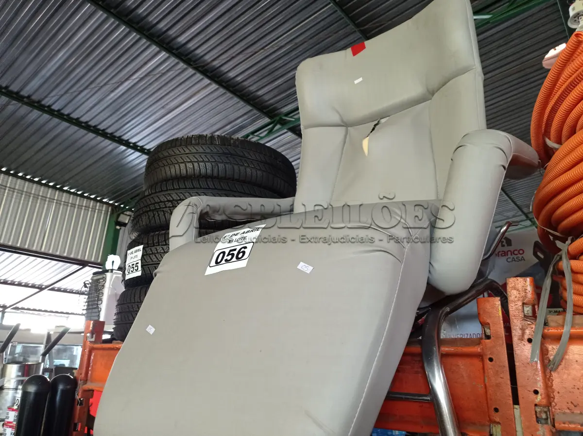 LOTE 056