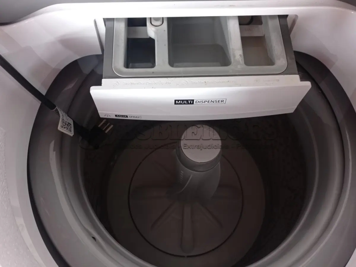 LOTE 063 - 01 MÁQUINA DE LAVAR ROUPAS BRASTEMP 12KG 220V MODELO: BWR12ABBNA20. (WASHER MACHINE) (NO ESTADO) BH1557S