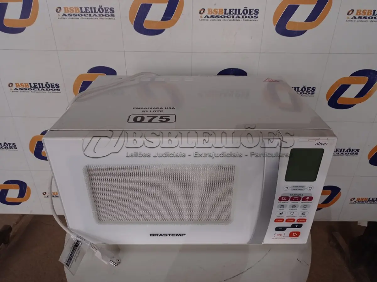 LOTE 075 - 01 MICRO-ONDAS BRASTEMP 30L 220V MODELO: BMF45ABBNA. (MICROWAVE) (NO ESTADO) AV9547L
