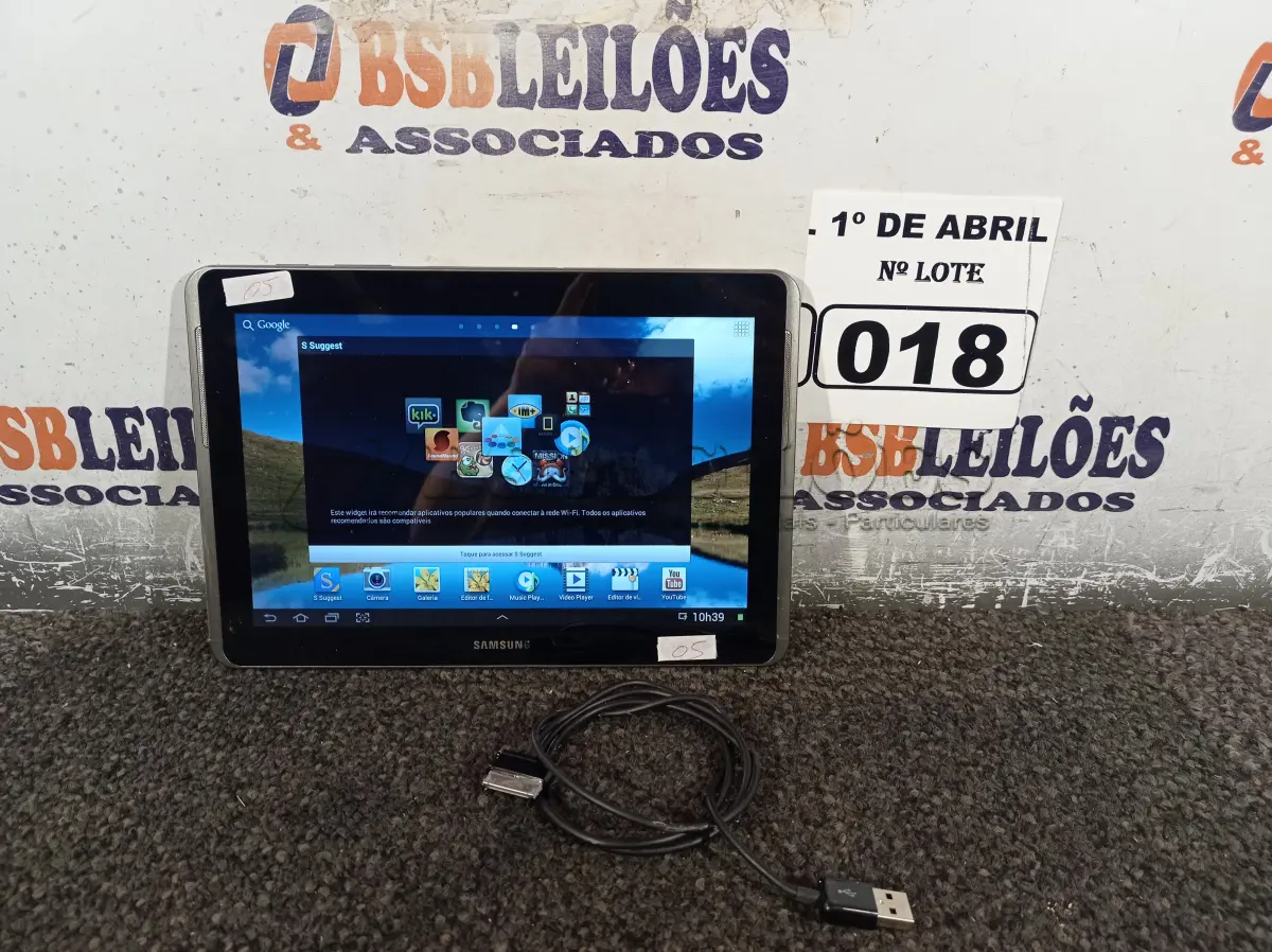 LOTE 018 - 01 TABLET SAMSUNG TAB2 TELA DE 10” COM CABO. (NO ESTADO) ATENÇÃO! FAZER A VISITAÇÃO ANTES DE ARREMATAR, NÃO SABEMOS SE FUNCIONA. LEILÃO NÃO TEM GARANTIA E NEM DEVOLUÇÃO, SUJEITO A POSSÍVEIS AVARIAS VISÍVEIS/OCULTAS E/OU AUSÊNCIA DE COMPONENTES.