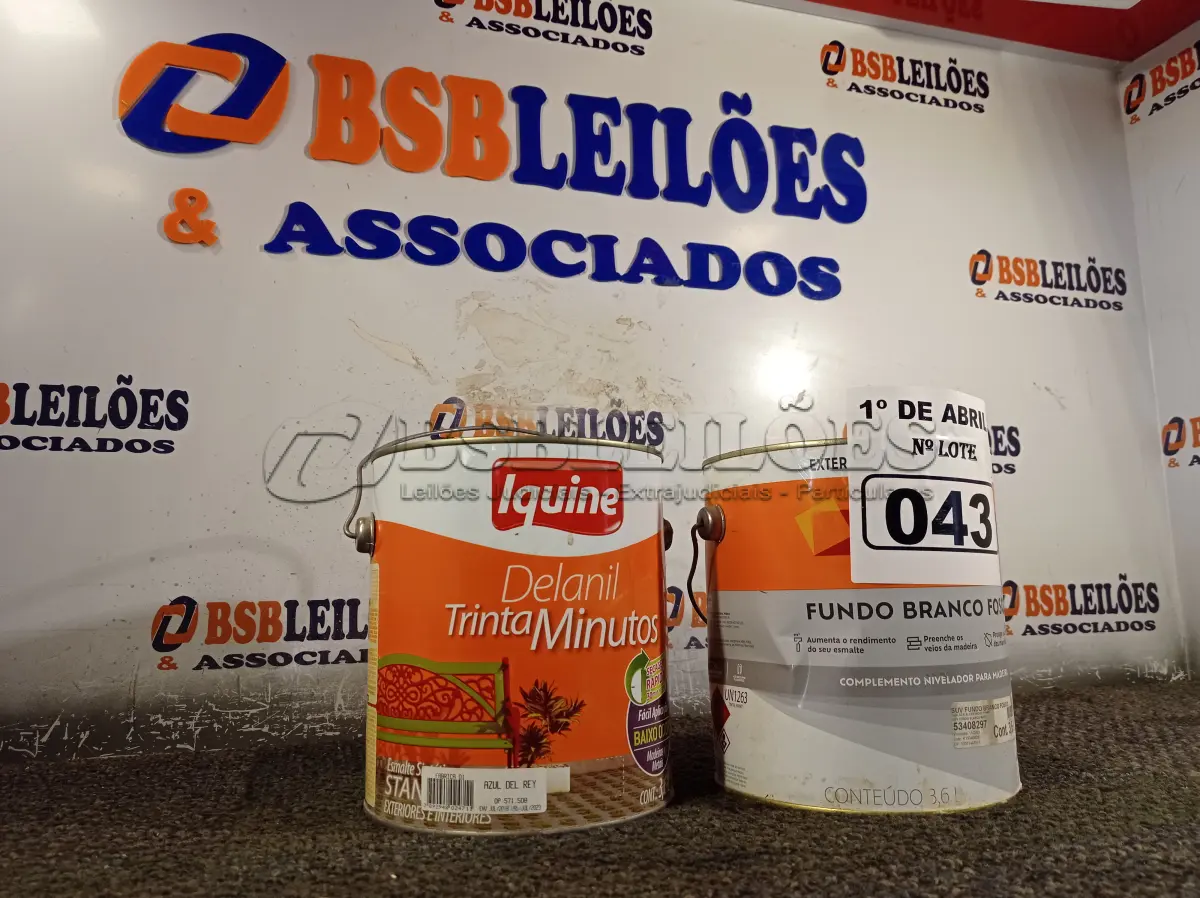 LOTE 043 - 01 GALÃO DE ESMALTE SINTÉTICO IQUINE AZUL DEL REY 3,6L E 01 GALÃO DE COMPLEMENTO NIVELADOR PARA MADEIRA FUNDO BRANCO FOSCO 3,6. (NO ESTADO) ATENÇÃO! FAZER A VISITAÇÃO ANTES DE ARREMATAR, NÃO SABEMOS SE FUNCIONA. LEILÃO NÃO TEM GARANTIA E NEM DEVOLUÇÃO, SUJEITO A POSSÍVEIS AVARIAS VISÍVEIS/OCULTAS E/OU AUSÊNCIA DE COMPONENTES.
