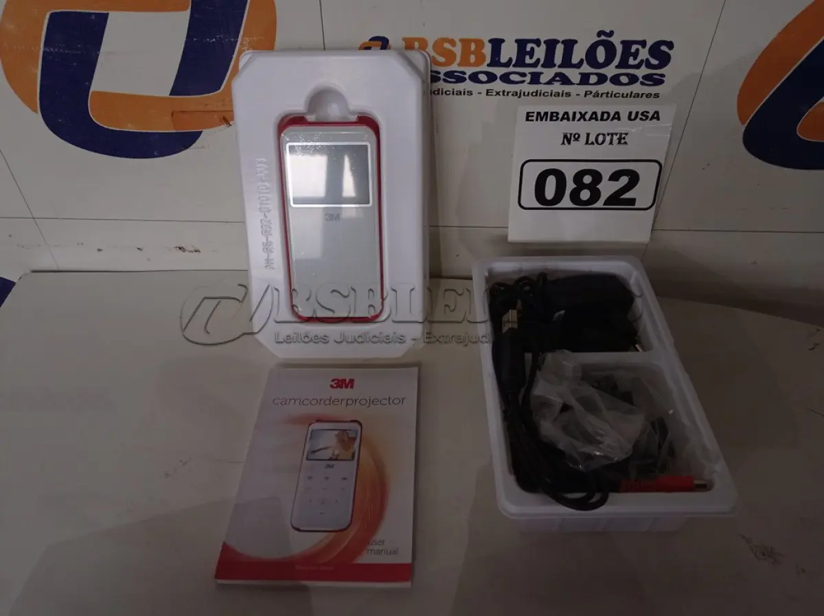 LOTE 082 - 01 PROJETOR FILMADORA 3M. (NO ESTADO) (CAMCORDER) AV9701X