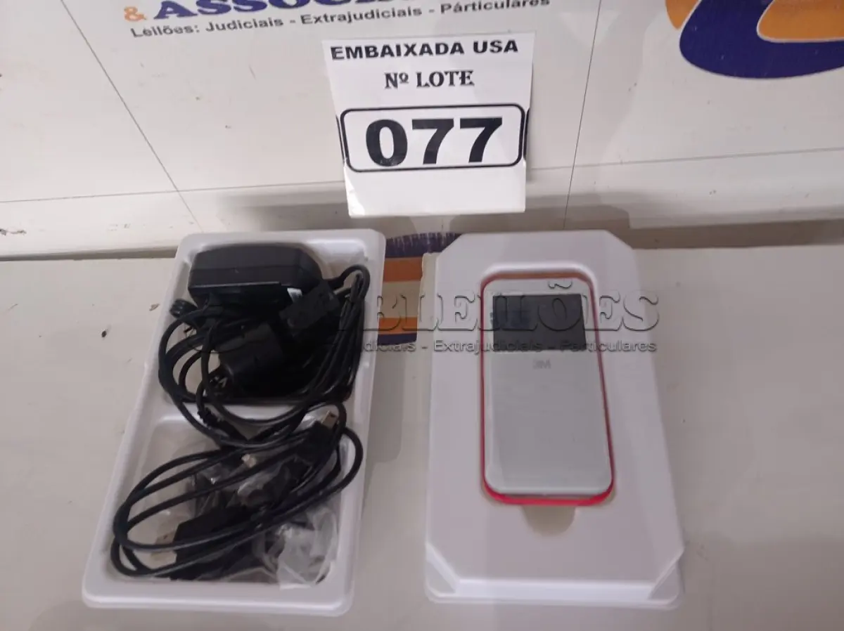 LOTE 077 - 01 PROJETOR FILMADORA 3M. (NO ESTADO) (CAMCORDER) AV9701S