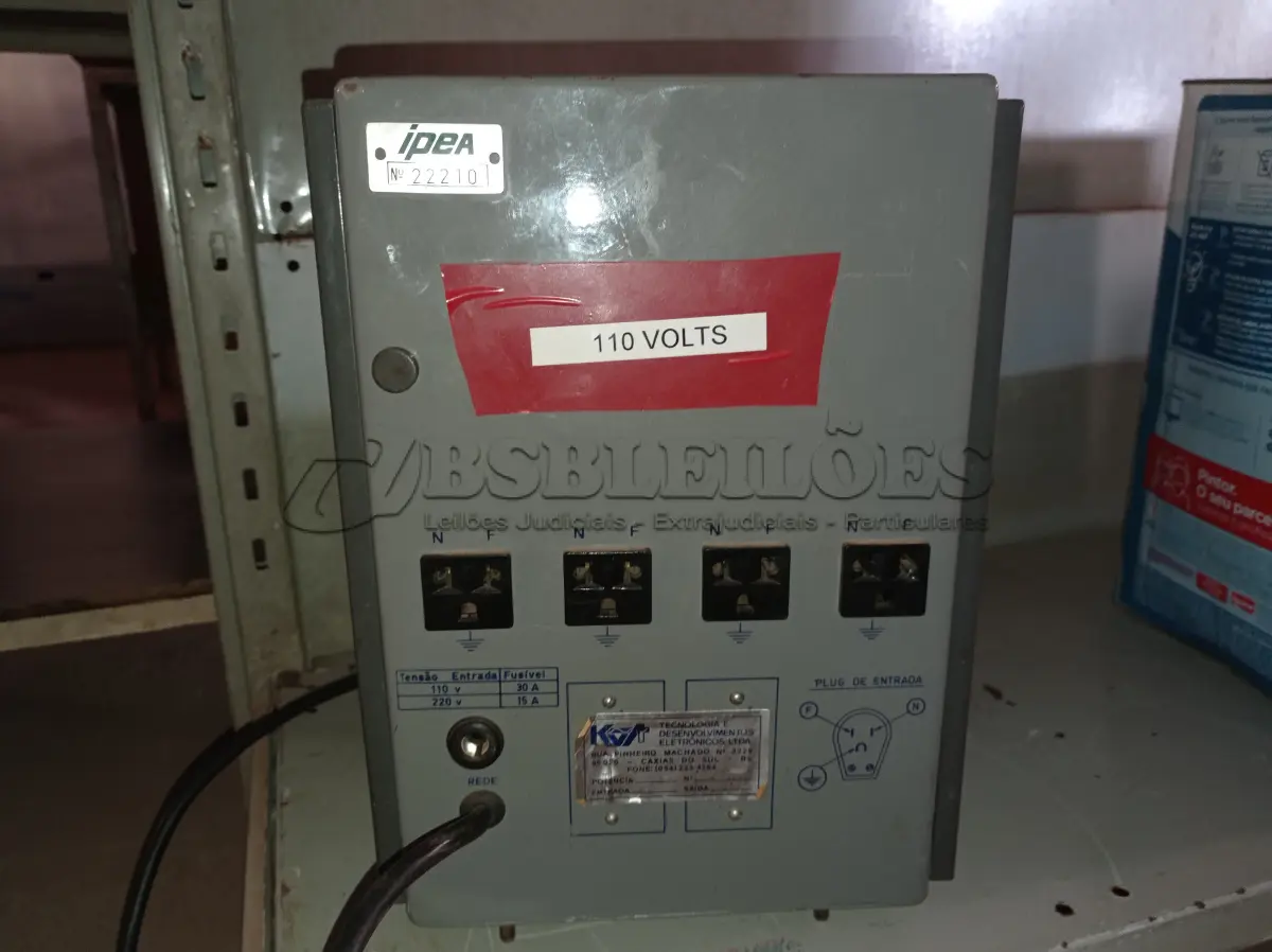 LOTE 048 - 01 AUTOTRANSFORMADOR MODELO KCE 3000. (NO ESTADO) ATENÇÃO! FAZER A VISITAÇÃO ANTES DE ARREMATAR, NÃO SABEMOS SE FUNCIONA. LEILÃO NÃO TEM GARANTIA E NEM DEVOLUÇÃO, SUJEITO A POSSÍVEIS AVARIAS VISÍVEIS/OCULTAS E/OU AUSÊNCIA DE COMPONENTES.
