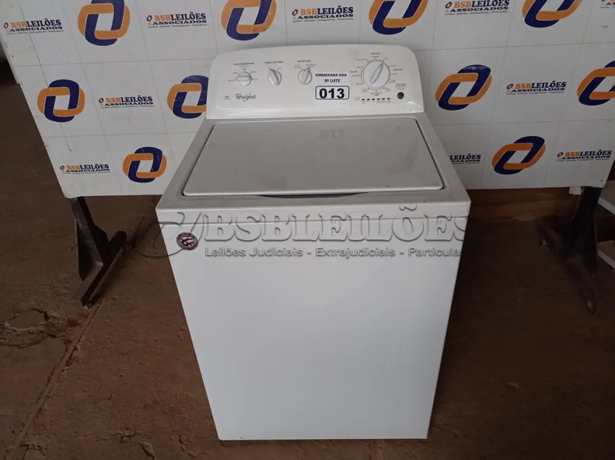 LOTE 013 - 01 MÁQUINA DE LAVAR ROUPAS WHIRLPOOL IMPORTADO. (WASHER MACHINE) (NO ESTADO) AV9837J