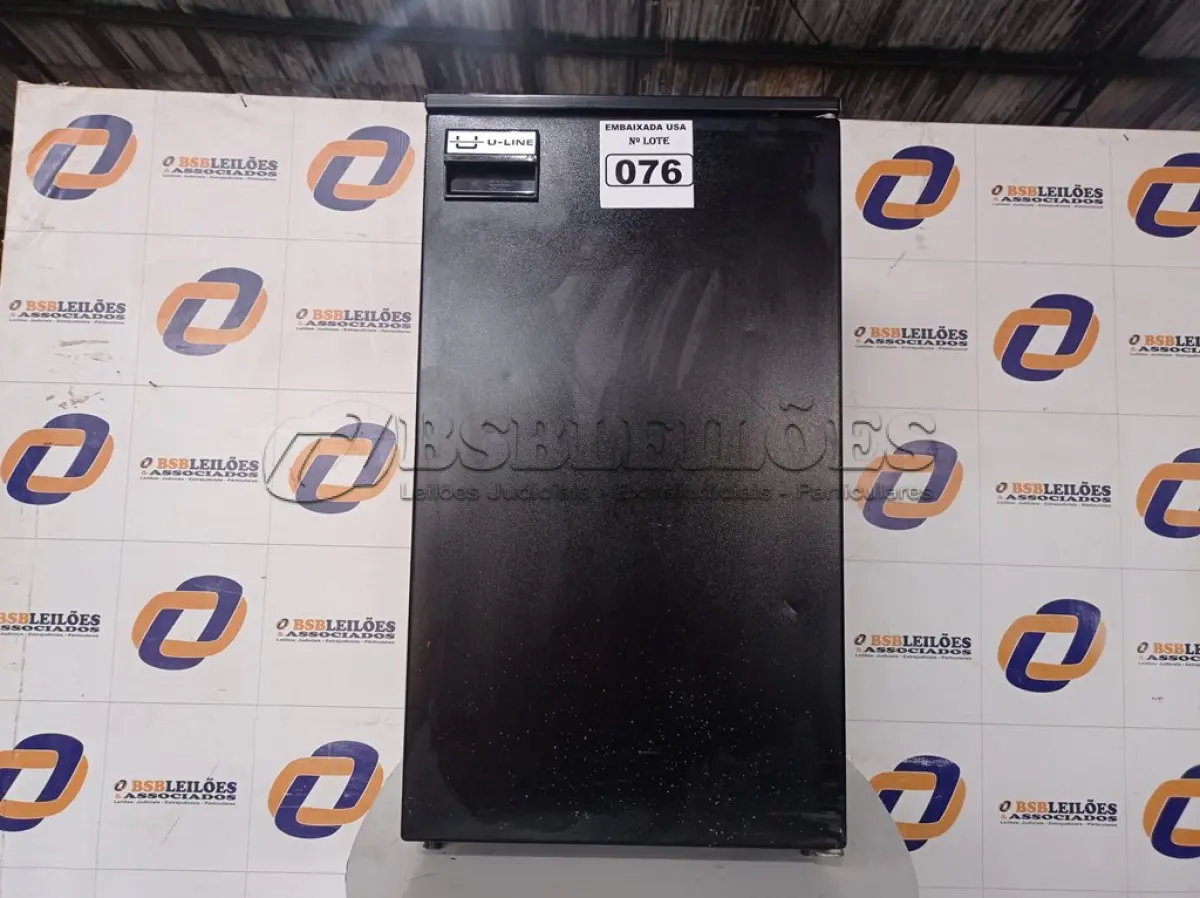 LOTE 076 - 01 FRIGOBAR U-LINE IMPORTADO 120V MODELO: UR45A2B. (FRIGOBAR) (NO ESTADO) AV9492R