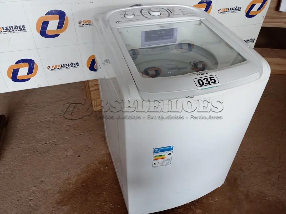LOTE 035 - 01 MÁQUINA DE LAVAR ROUPAS 15KG ELECTROLUX 220V MODELO: LE515. (WASHER MACHINE) (NO ESTADO) BF8672H