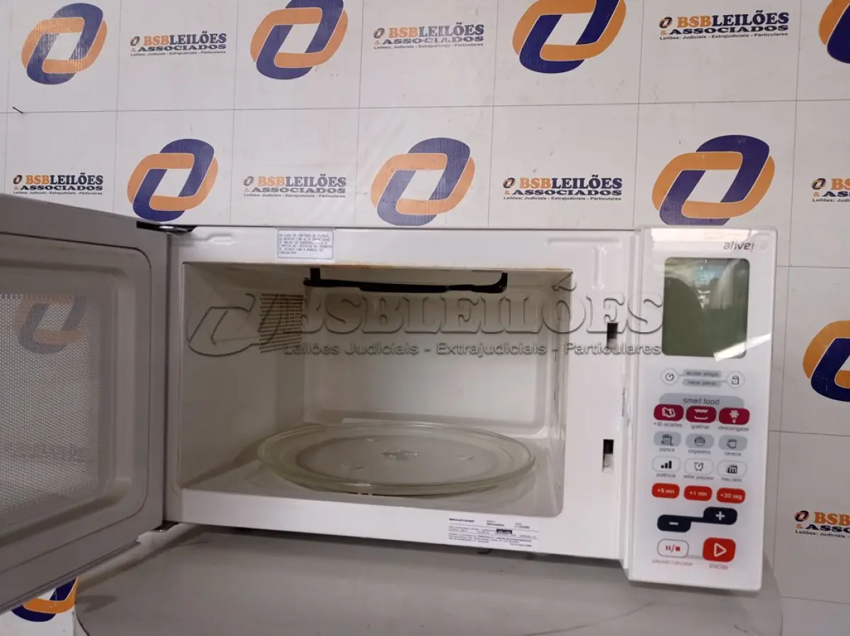 LOTE 075 - 01 MICRO-ONDAS BRASTEMP 30L 220V MODELO: BMF45ABBNA. (MICROWAVE) (NO ESTADO) AV9547L