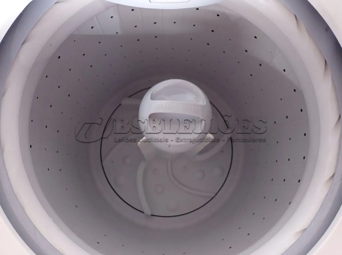 LOTE 010 - 01 MÁQUINA DE LAVAR ROUPAS 15 KG ELETROLUX 220V MODELO:LTD15. (WASHER MACHINE) (NO ESTADO) AV9789H