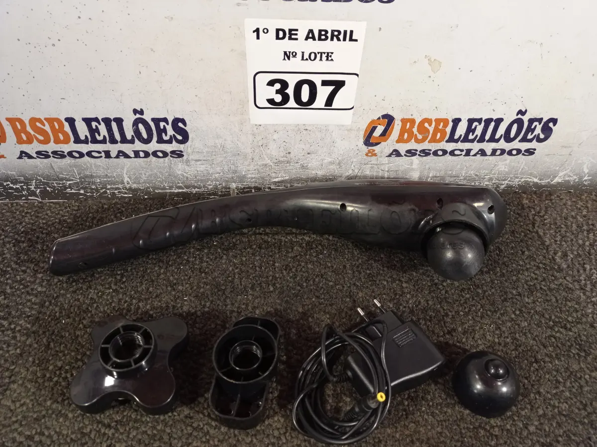 LOTE 307 - 01 MASSAGEADOR. (NO ESTADO) ATENÇÃO! FAZER A VISITAÇÃO ANTES DE ARREMATAR, NÃO SABEMOS SE FUNCIONA. LEILÃO NÃO TEM GARANTIA E NEM DEVOLUÇÃO, SUJEITO A POSSÍVEIS AVARIAS VISÍVEIS/OCULTAS E/OU AUSÊNCIA DE COMPONENTES.