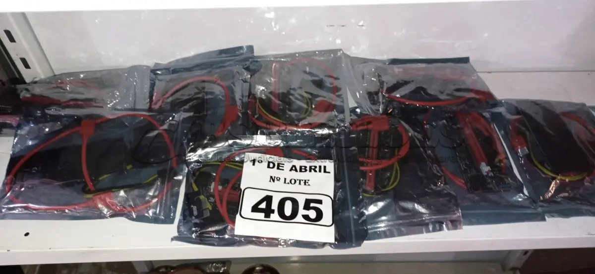 LOTE 405 - 01 LOTE COM VÁRIAS PLACAS PCI USB. (NO ESTADO) ATENÇÃO! FAZER A VISITAÇÃO ANTES DE ARREMATAR, NÃO SABEMOS SE FUNCIONA. LEILÃO NÃO TEM GARANTIA E NEM DEVOLUÇÃO, SUJEITO A POSSÍVEIS AVARIAS VISÍVEIS/OCULTAS E/OU AUSÊNCIA DE COMPONENTES.