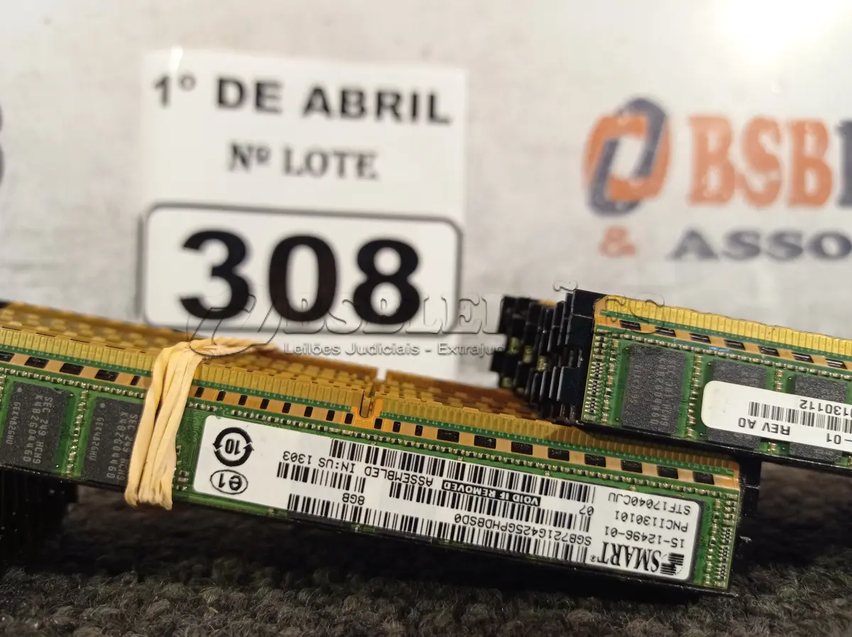 LOTE 308 - 01 LOTE COM VÁRIAS MEMORIAS MARCAS E MODELOS DIVERSOS. (NO ESTADO) ATENÇÃO! FAZER A VISITAÇÃO ANTES DE ARREMATAR, NÃO SABEMOS SE FUNCIONA. LEILÃO NÃO TEM GARANTIA E NEM DEVOLUÇÃO, SUJEITO A POSSÍVEIS AVARIAS VISÍVEIS/OCULTAS E/OU AUSÊNCIA DE COMPONENTES.