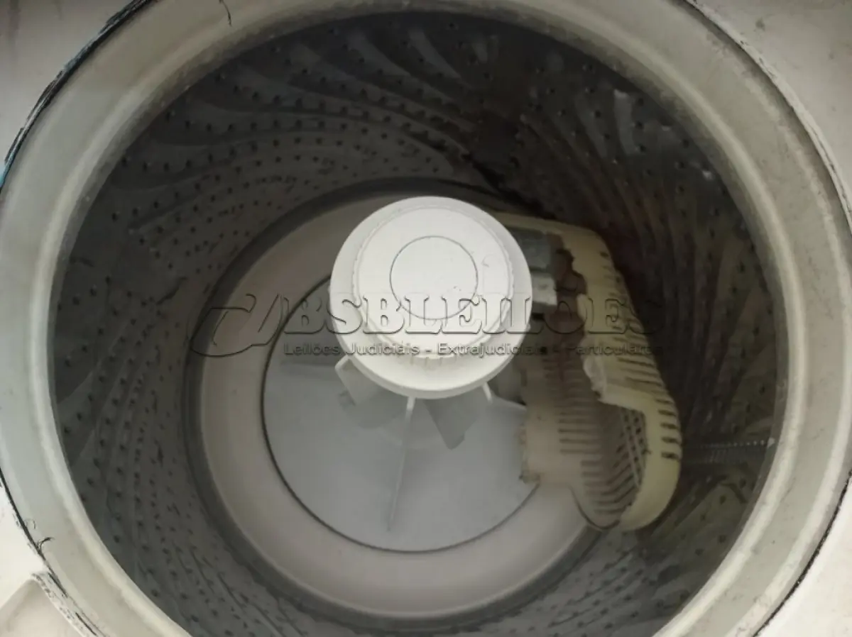 LOTE 508 - 01 MÁQUINA DE LAVAR ROUPAS MARCA BRASTEMP 11KG 127V. (NO ESTADO) ATENÇÃO! FAZER A VISITAÇÃO ANTES DE ARREMATAR, NÃO SABEMOS SE FUNCIONA. LEILÃO NÃO TEM GARANTIA E NEM DEVOLUÇÃO, SUJEITO A POSSÍVEIS AVARIAS VISÍVEIS/OCULTAS E/OU AUSÊNCIA DE COMPONENTES.