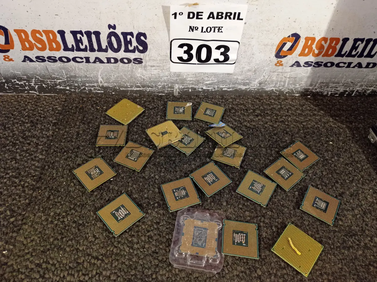 LOTE 303 - 01 LOTE COM VÁRIOS PROCESSADORES MARCAS E MODELOS DIVERSOS. (NO ESTADO) ATENÇÃO! FAZER A VISITAÇÃO ANTES DE ARREMATAR, NÃO SABEMOS SE FUNCIONA. LEILÃO NÃO TEM GARANTIA E NEM DEVOLUÇÃO, SUJEITO A POSSÍVEIS AVARIAS VISÍVEIS/OCULTAS E/OU AUSÊNCIA DE COMPONENTES.