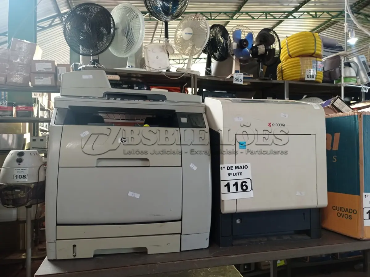 LOTE 116 - 02 IMPRESSORAS A LASER MARCAS E MODELOS DIVERSOS. (NO ESTADO) ATENÇÃO! FAZER A VISITAÇÃO ANTES DE ARREMATAR, NÃO SABEMOS SE FUNCIONA. LEILÃO NÃO TEM GARANTIA E NEM DEVOLUÇÃO, SUJEITO A POSSÍVEIS AVARIAS VISÍVEIS/OCULTAS E/OU AUSÊNCIA DE COMPONENTES.
