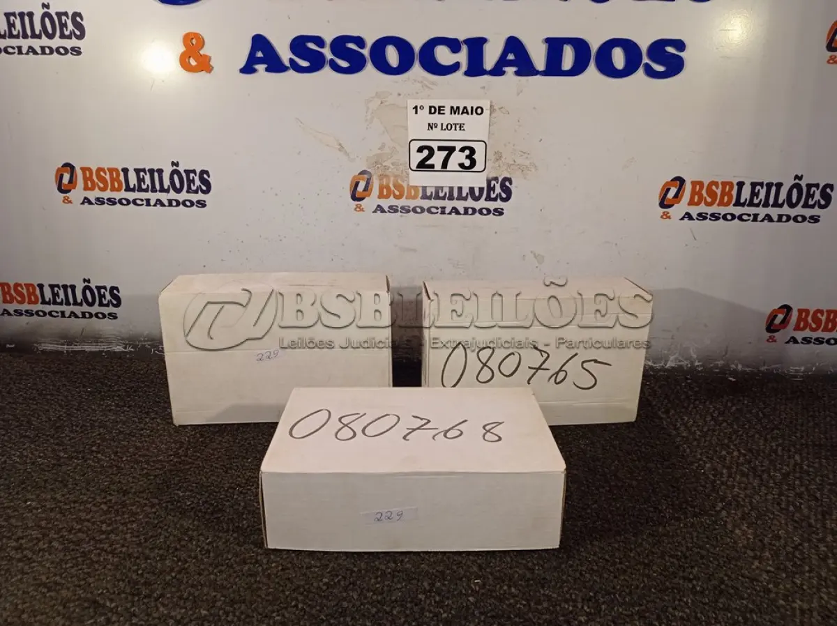 LOTE 273 - 03 APARELHOS DE TELEFONE. (NO ESTADO) ATENÇÃO! FAZER A VISITAÇÃO ANTES DE ARREMATAR, NÃO SABEMOS SE FUNCIONA. LEILÃO NÃO TEM GARANTIA E NEM DEVOLUÇÃO, SUJEITO A POSSÍVEIS AVARIAS VISÍVEIS/OCULTAS E/OU AUSÊNCIA DE COMPONENTES.