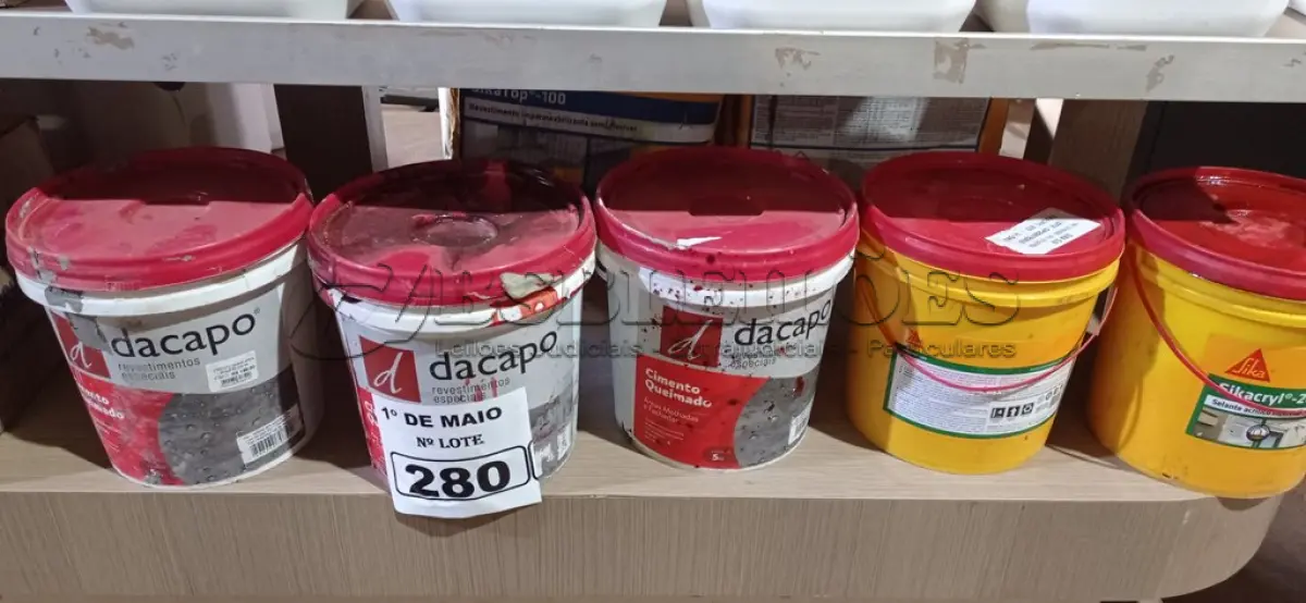 LOTE 280 - 03 BALDES DE CIMENTO QUEIMADO DACAPÓ 5KG E 02 BALDES DE SIKACRYL 2035KG. (NO ESTADO) ATENÇÃO! FAZER A VISITAÇÃO ANTES DE ARREMATAR, NÃO SABEMOS SE FUNCIONA. LEILÃO NÃO TEM GARANTIA E NEM DEVOLUÇÃO, SUJEITO A POSSÍVEIS AVARIAS VISÍVEIS/OCULTAS E/OU AUSÊNCIA DE COMPONENTES.