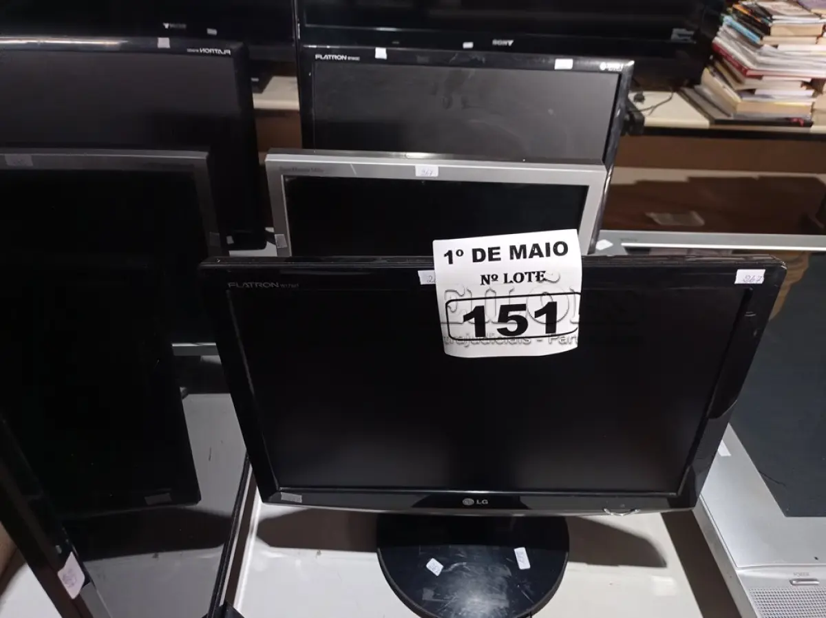 LOTE 151 - 01 TV E 03 MONITORES MARCAS E MODELOS DIVERSOS PARA RETIRADA DE PEÇAS. (NO ESTADO) ATENÇÃO! FAZER A VISITAÇÃO ANTES DE ARREMATAR, NÃO SABEMOS SE FUNCIONA. LEILÃO NÃO TEM GARANTIA E NEM DEVOLUÇÃO, SUJEITO A POSSÍVEIS AVARIAS VISÍVEIS/OCULTAS E/OU AUSÊNCIA DE COMPONENTES.