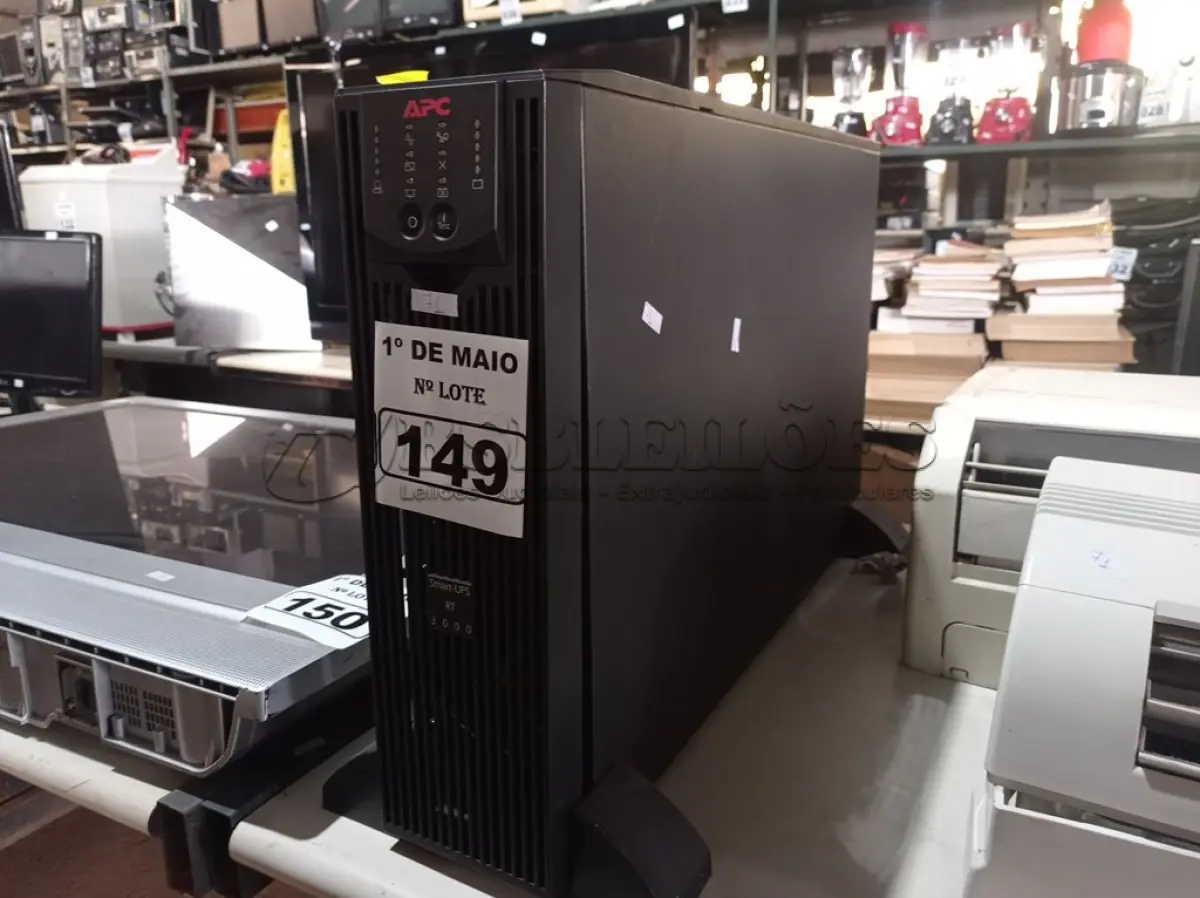 LOTE 149 - 01 NOBREAK MARCA APC SMART-UP RT 3000. (NO ESTADO) ATENÇÃO! FAZER A VISITAÇÃO ANTES DE ARREMATAR, NÃO SABEMOS SE FUNCIONA. LEILÃO NÃO TEM GARANTIA E NEM DEVOLUÇÃO, SUJEITO A POSSÍVEIS AVARIAS VISÍVEIS/OCULTAS E/OU AUSÊNCIA DE COMPONENTES.