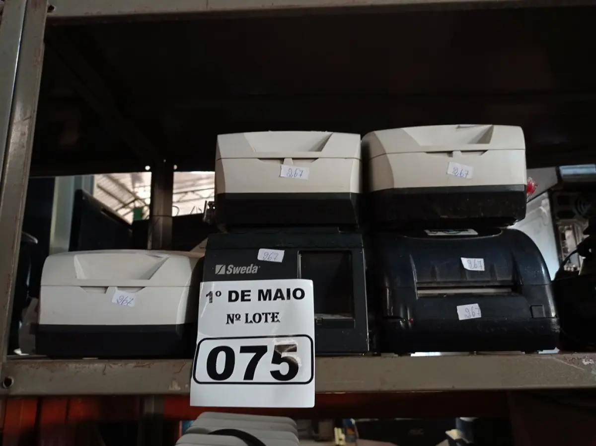 LOTE 075 - 05 IMPRESSORAS DE CUPOM MARCAS E MODELOS DIVERSOS. (NO ESTADO) ATENÇÃO! FAZER A VISITAÇÃO ANTES DE ARREMATAR, NÃO SABEMOS SE FUNCIONA. LEILÃO NÃO TEM GARANTIA E NEM DEVOLUÇÃO, SUJEITO A POSSÍVEIS AVARIAS VISÍVEIS/OCULTAS E/OU AUSÊNCIA DE COMPONENTES.