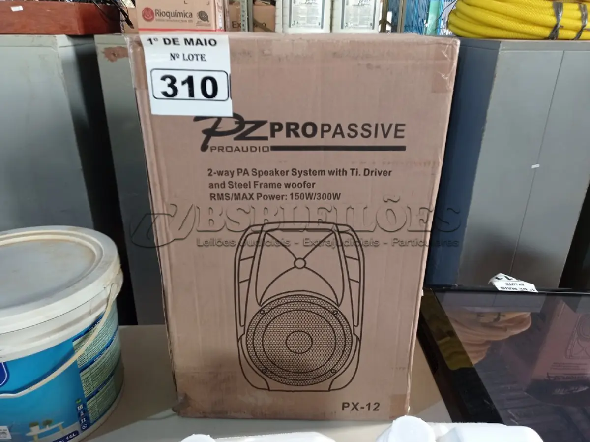 LOTE 310 - 01 CAIXA DE SOM PZ PROPASSIVE PRO ÁUDIO PX-12 (NOVA). (NO ESTADO) ATENÇÃO! FAZER A VISITAÇÃO ANTES DE ARREMATAR, NÃO SABEMOS SE FUNCIONA. LEILÃO NÃO TEM GARANTIA E NEM DEVOLUÇÃO, SUJEITO A POSSÍVEIS AVARIAS VISÍVEIS/OCULTAS E/OU AUSÊNCIA DE COMPONENTES.