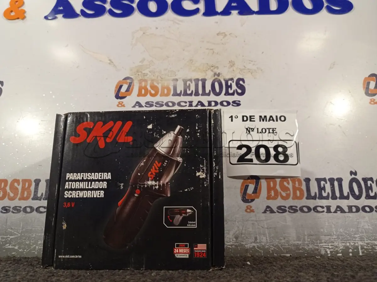 LOTE 208 - 01 PARAFUSADEIRA SKIL 3.6V BRCH 220V. (NOVA). (NO ESTADO)