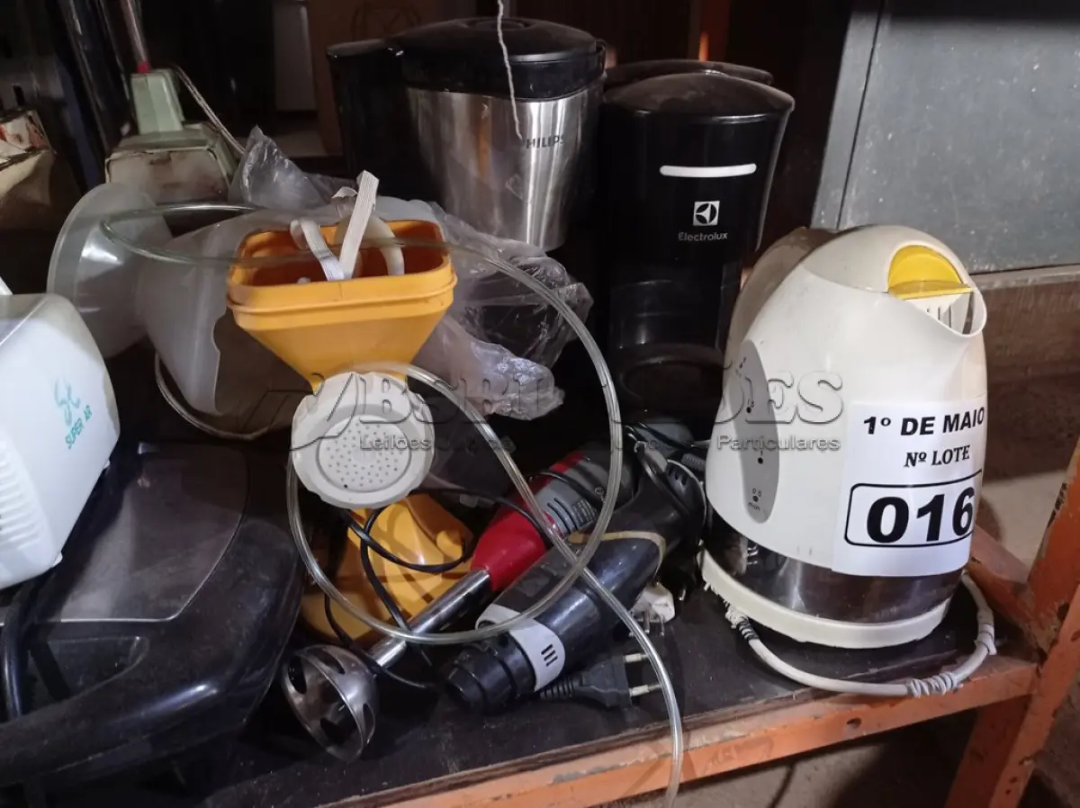 LOTE 016 - 01 LOTE COM UTENSÍLIOS DIVERSOS. (NO ESTADO) ATENÇÃO! FAZER A VISITAÇÃO ANTES DE ARREMATAR, NÃO SABEMOS SE FUNCIONA. LEILÃO NÃO TEM GARANTIA E NEM DEVOLUÇÃO, SUJEITO A POSSÍVEIS AVARIAS VISÍVEIS/OCULTAS E/OU AUSÊNCIA DE COMPONENTES.