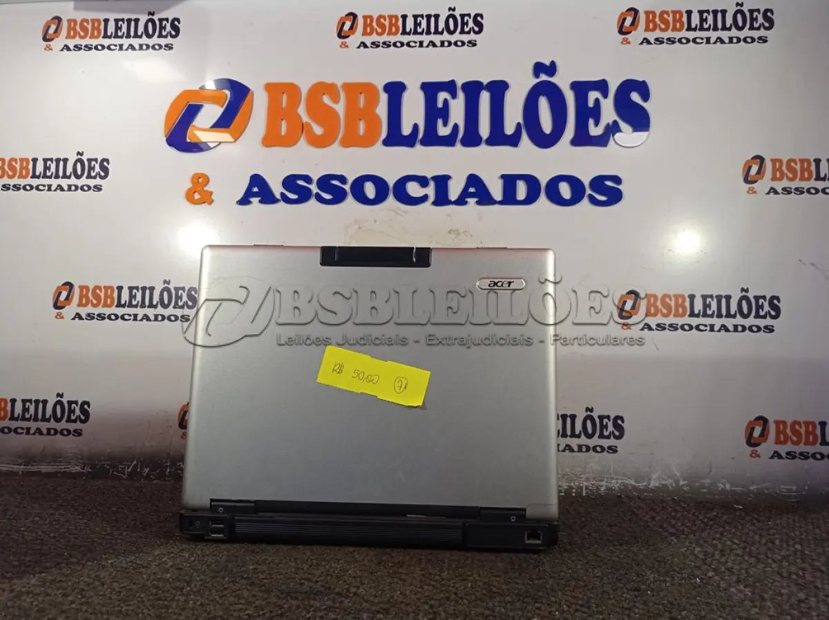 LOTE 008 - 01 NOTEBOOK MARCA ACER. (NO ESTADO) ATENÇÃO! FAZER A VISITAÇÃO ANTES DE ARREMATAR, NÃO SABEMOS SE FUNCIONA. LEILÃO NÃO TEM GARANTIA E NEM DEVOLUÇÃO, SUJEITO A POSSÍVEIS AVARIAS VISÍVEIS/OCULTAS E/OU AUSÊNCIA DE COMPONENTES.