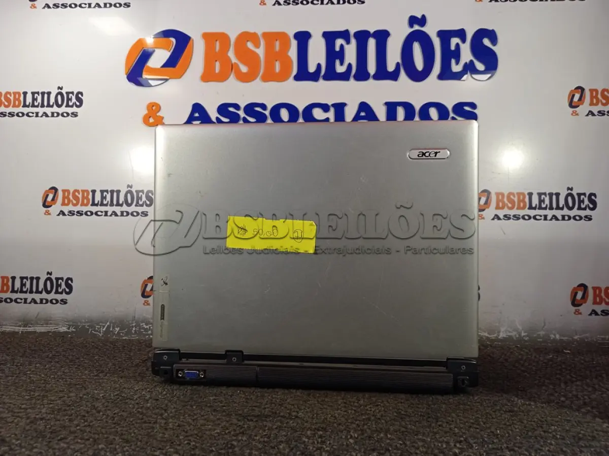 LOTE 014 - 01 NOTEBOOK MARCA ACER. (NO ESTADO) ATENÇÃO! FAZER A VISITAÇÃO ANTES DE ARREMATAR, NÃO SABEMOS SE FUNCIONA. LEILÃO NÃO TEM GARANTIA E NEM DEVOLUÇÃO, SUJEITO A POSSÍVEIS AVARIAS VISÍVEIS/OCULTAS E/OU AUSÊNCIA DE COMPONENTES.