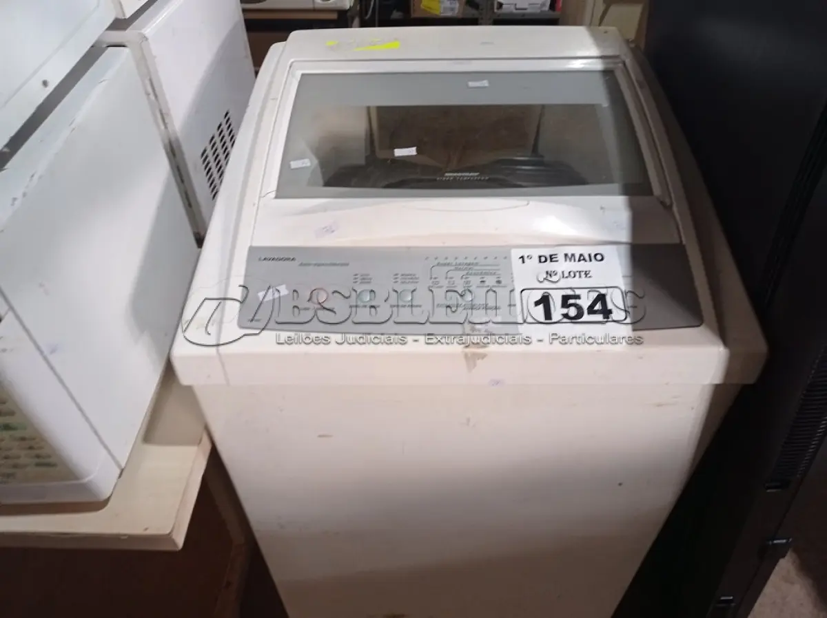 LOTE 154 - 01 LAVADORA AUTO AQUECIMENTO MARCA BRASTEMP 127V. (NO ESTADO) ATENÇÃO! FAZER A VISITAÇÃO ANTES DE ARREMATAR, NÃO SABEMOS SE FUNCIONA. LEILÃO NÃO TEM GARANTIA E NEM DEVOLUÇÃO, SUJEITO A POSSÍVEIS AVARIAS VISÍVEIS/OCULTAS E/OU AUSÊNCIA DE COMPONENTES.