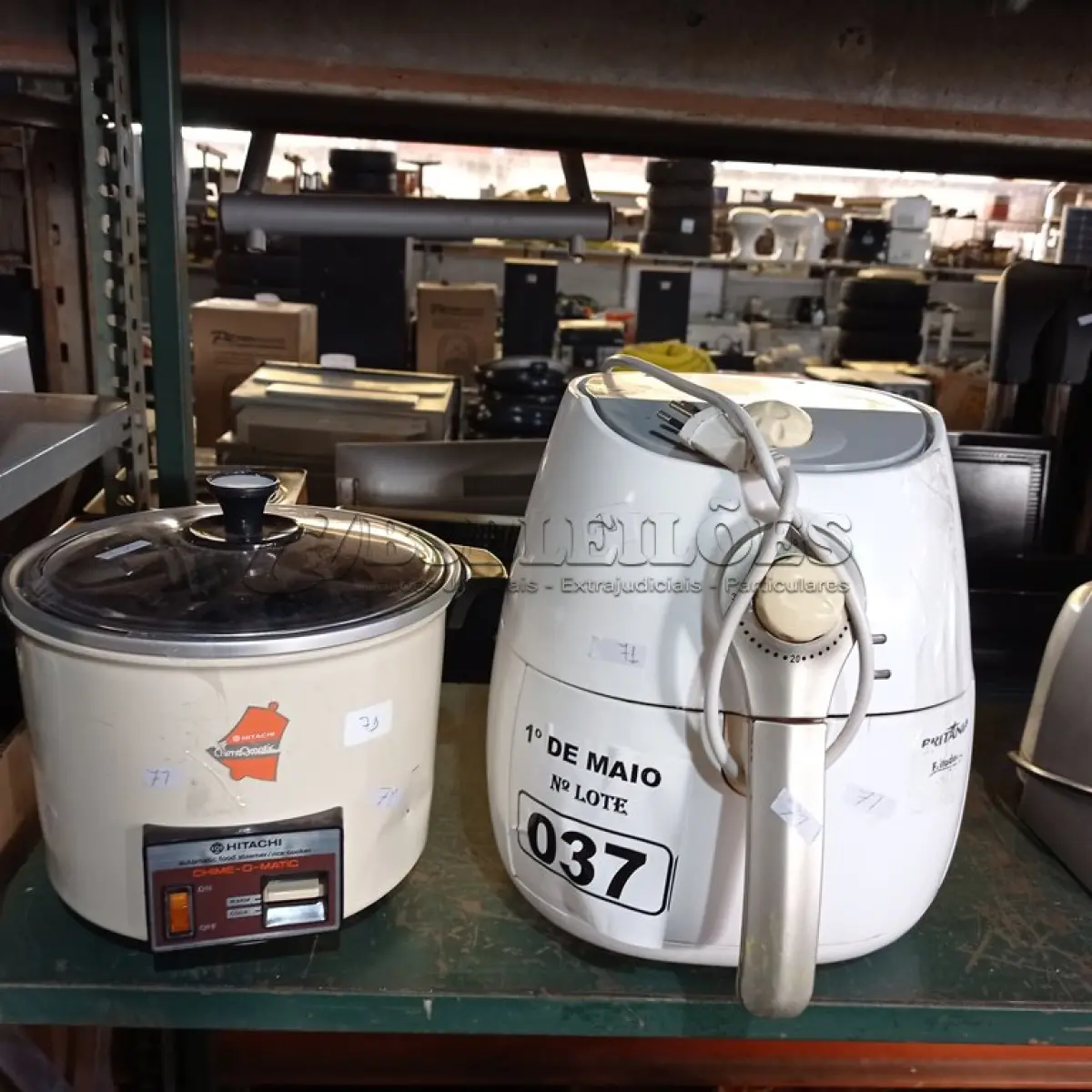LOTE 037 - 01 AIRFRY BRITANIA 220V E 01 PANELA ELÉTRICA HITACHI. (NO ESTADO) ATENÇÃO! FAZER A VISITAÇÃO ANTES DE ARREMATAR, NÃO SABEMOS SE FUNCIONA. LEILÃO NÃO TEM GARANTIA E NEM DEVOLUÇÃO, SUJEITO A POSSÍVEIS AVARIAS VISÍVEIS/OCULTAS E/OU AUSÊNCIA DE COMPONENTES.