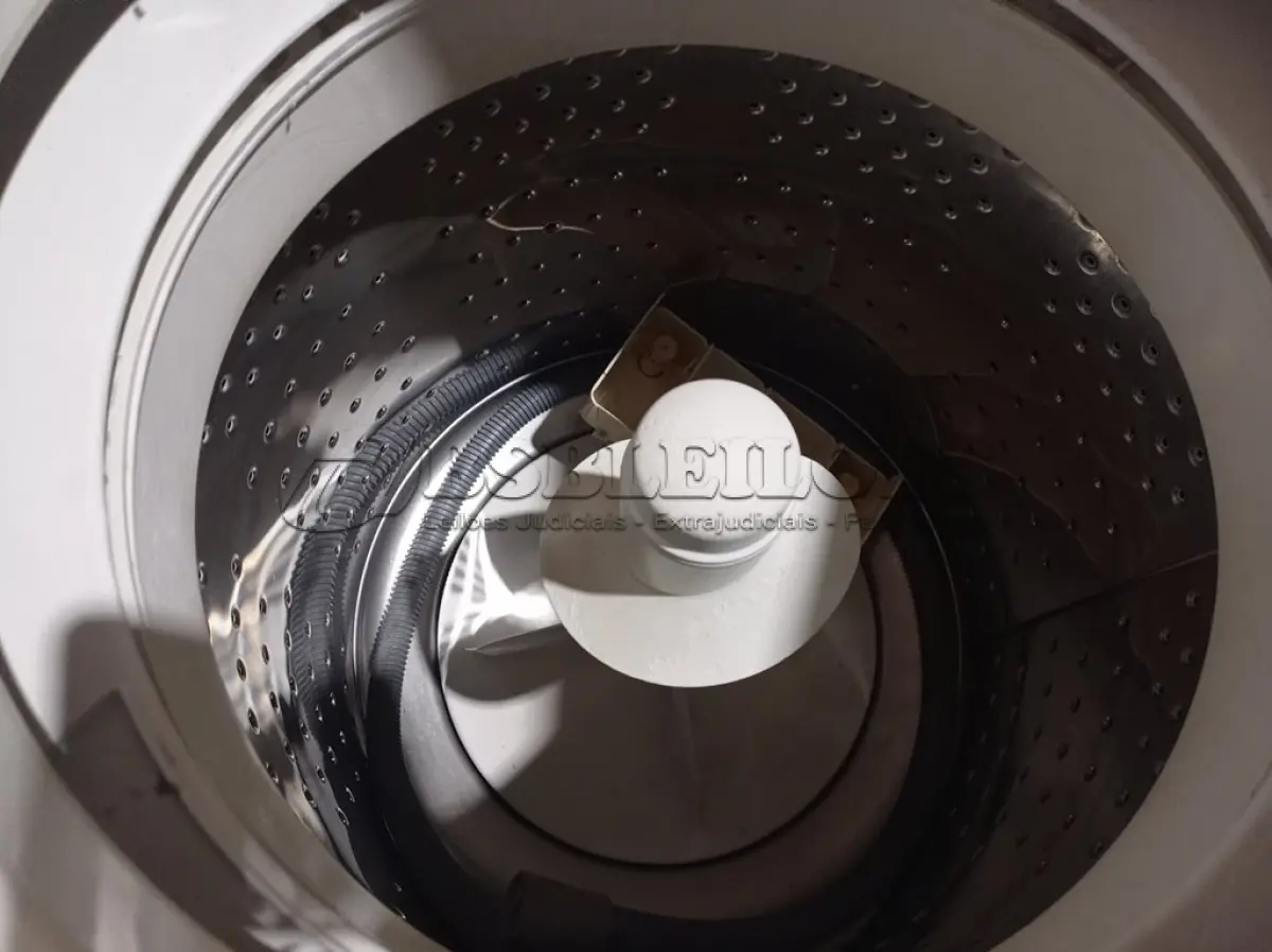LOTE 154 - 01 LAVADORA AUTO AQUECIMENTO MARCA BRASTEMP 127V. (NO ESTADO) ATENÇÃO! FAZER A VISITAÇÃO ANTES DE ARREMATAR, NÃO SABEMOS SE FUNCIONA. LEILÃO NÃO TEM GARANTIA E NEM DEVOLUÇÃO, SUJEITO A POSSÍVEIS AVARIAS VISÍVEIS/OCULTAS E/OU AUSÊNCIA DE COMPONENTES.