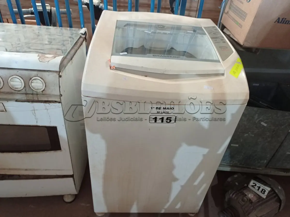 LOTE 115 - 01 MÁQUINA DE LAVAR MARCA BRASTEMP 10KG 220V. (NO ESTADO) ATENÇÃO! FAZER A VISITAÇÃO ANTES DE ARREMATAR, NÃO SABEMOS SE FUNCIONA. LEILÃO NÃO TEM GARANTIA E NEM DEVOLUÇÃO, SUJEITO A POSSÍVEIS AVARIAS VISÍVEIS/OCULTAS E/OU AUSÊNCIA DE COMPONENTES.