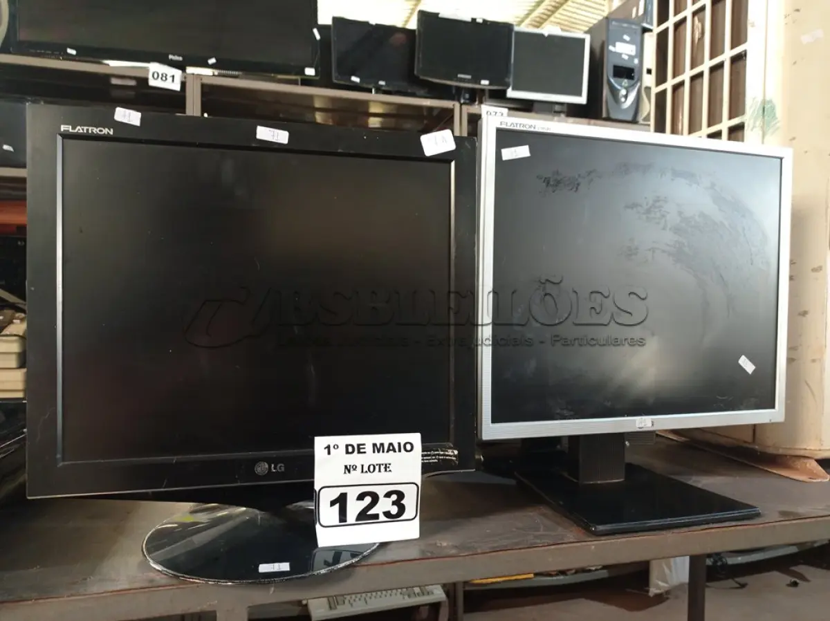 LOTE 123 - 08 MONITORES MARCAS E MODELOS DIVERSOS PARA RETIRADA DE PEÇAS. (NO ESTADO) ATENÇÃO! FAZER A VISITAÇÃO ANTES DE ARREMATAR, NÃO SABEMOS SE FUNCIONA. LEILÃO NÃO TEM GARANTIA E NEM DEVOLUÇÃO, SUJEITO A POSSÍVEIS AVARIAS VISÍVEIS/OCULTAS E/OU AUSÊNCIA DE COMPONENTES.