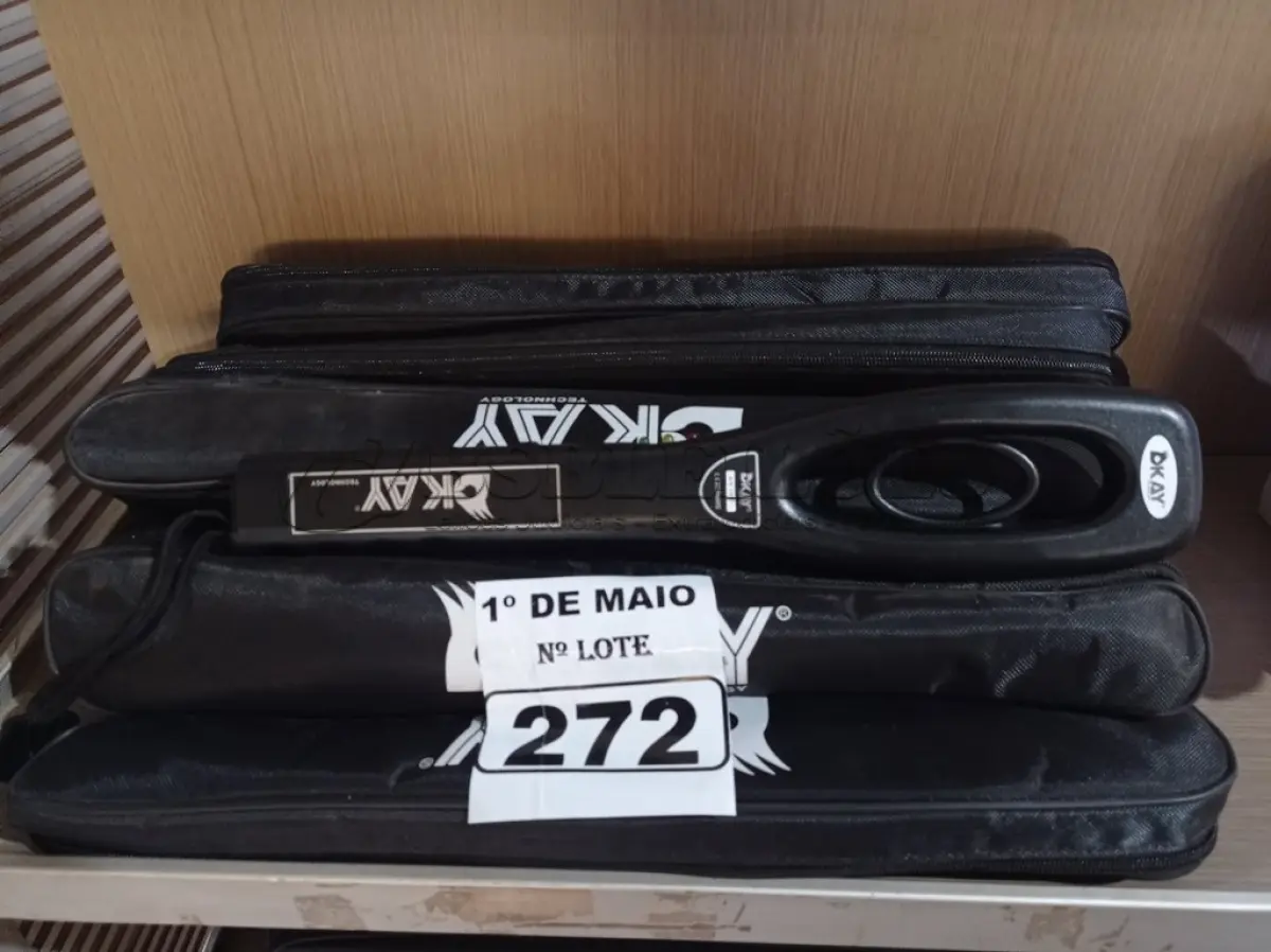 LOTE 272 - 10 DETECTORES DE METAL. (NO ESTADO) ATENÇÃO! FAZER A VISITAÇÃO ANTES DE ARREMATAR, NÃO SABEMOS SE FUNCIONA. LEILÃO NÃO TEM GARANTIA E NEM DEVOLUÇÃO, SUJEITO A POSSÍVEIS AVARIAS VISÍVEIS/OCULTAS E/OU AUSÊNCIA DE COMPONENTES.