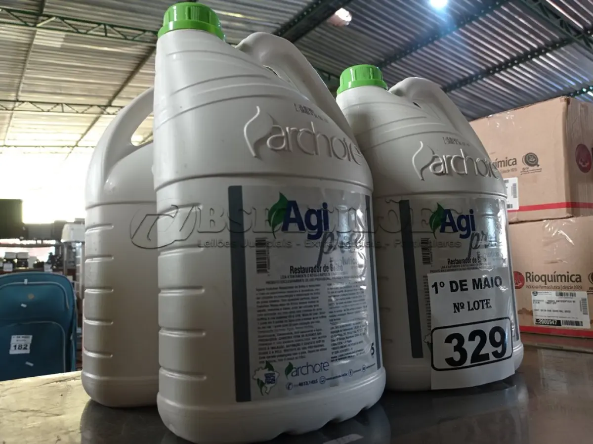 LOTE 329 - 20 LITROS DE AGI PRO RESTAURADOR DE BRILHO. (NO ESTADO) ATENÇÃO! FAZER A VISITAÇÃO ANTES DE ARREMATAR, NÃO SABEMOS SE FUNCIONA. LEILÃO NÃO TEM GARANTIA E NEM DEVOLUÇÃO, SUJEITO A POSSÍVEIS AVARIAS VISÍVEIS/OCULTAS E/OU AUSÊNCIA DE COMPONENTES.