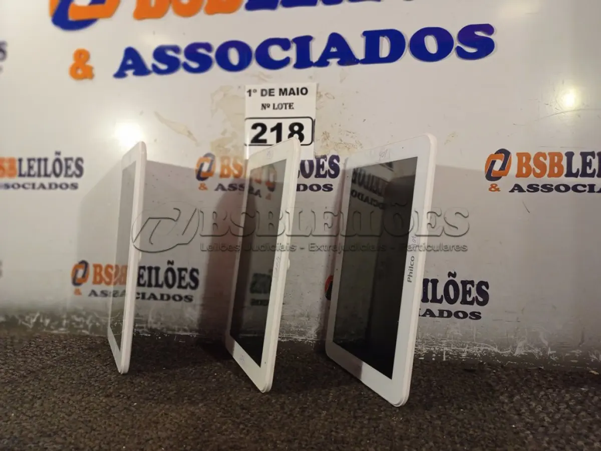LOTE 218 - 03 TABLETS MARCAS PHILCO. (NO ESTADO) ATENÇÃO! FAZER A VISITAÇÃO ANTES DE ARREMATAR, NÃO SABEMOS SE FUNCIONA. LEILÃO NÃO TEM GARANTIA E NEM DEVOLUÇÃO, SUJEITO A POSSÍVEIS AVARIAS VISÍVEIS/OCULTAS E/OU AUSÊNCIA DE COMPONENTES.