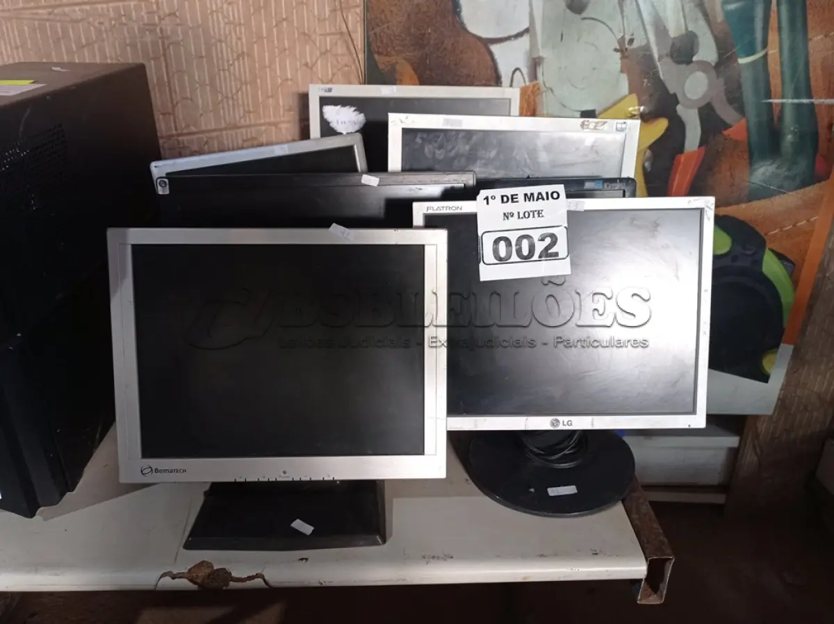LOTE 002 - 07 MONITORES MARCAS E MODELOS DIVERSOS PARA RETIRADA DE PEÇAS. (NO ESTADO) ATENÇÃO! FAZER A VISITAÇÃO ANTES DE ARREMATAR, NÃO SABEMOS SE FUNCIONA. LEILÃO NÃO TEM GARANTIA E NEM DEVOLUÇÃO, SUJEITO A POSSÍVEIS AVARIAS VISÍVEIS/OCULTAS E/OU AUSÊNCIA DE COMPONENTES.