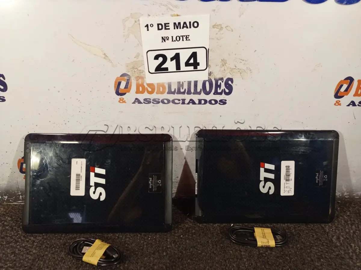 LOTE 214 - 02 TABLETS MARCAS E MODELOS DIVERSOS. (NO ESTADO) ATENÇÃO! FAZER A VISITAÇÃO ANTES DE ARREMATAR, NÃO SABEMOS SE FUNCIONA. LEILÃO NÃO TEM GARANTIA E NEM DEVOLUÇÃO, SUJEITO A POSSÍVEIS AVARIAS VISÍVEIS/OCULTAS E/OU AUSÊNCIA DE COMPONENTES.