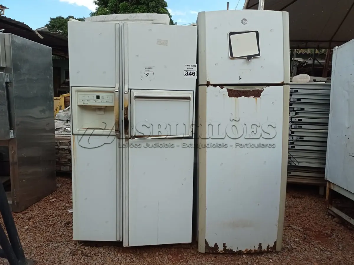LOTE 346 - 02 GELADEIRAS MARCAS E MODELOS DIVERSOS PARA RETIRADA DE PEÇAS. (NO ESTADO) ATENÇÃO! FAZER A VISITAÇÃO ANTES DE ARREMATAR, NÃO SABEMOS SE FUNCIONA. LEILÃO NÃO TEM GARANTIA E NEM DEVOLUÇÃO, SUJEITO A POSSÍVEIS AVARIAS VISÍVEIS/OCULTAS E/OU AUSÊNCIA DE COMPONENTES.