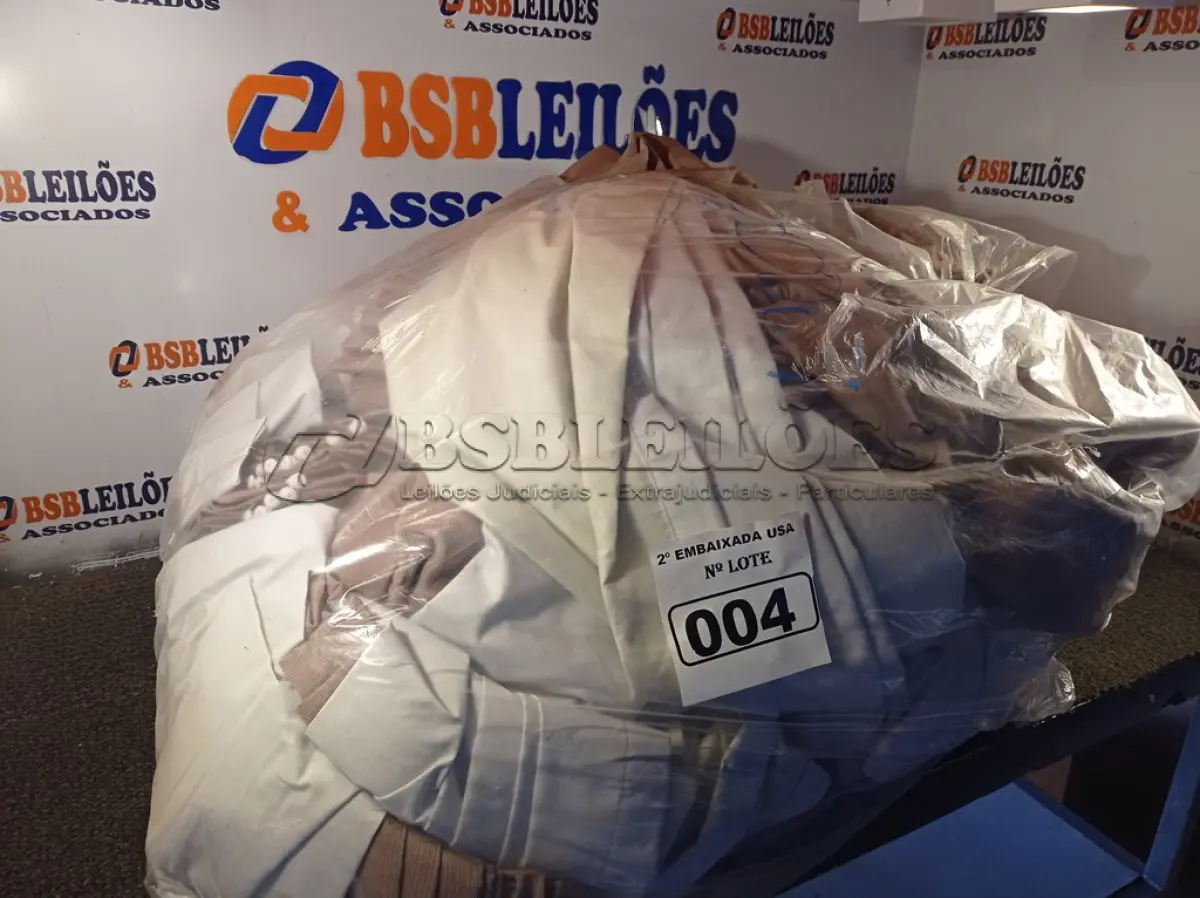 LOTE 004 - 01 SACO DE CORTINAS. (SACK WITH CURTAINS). (NO ESTADO) 0000007