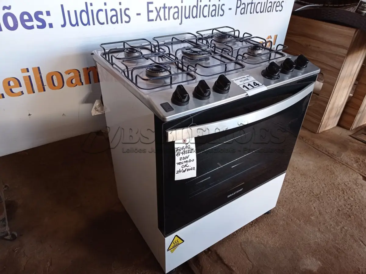 LOTE 114 - 01 FOGÃO 05 BOCAS MARCA BRASTEMP BIVOLTS. (STOV 5 FLAMES) (NO ESTADO) AV9782J