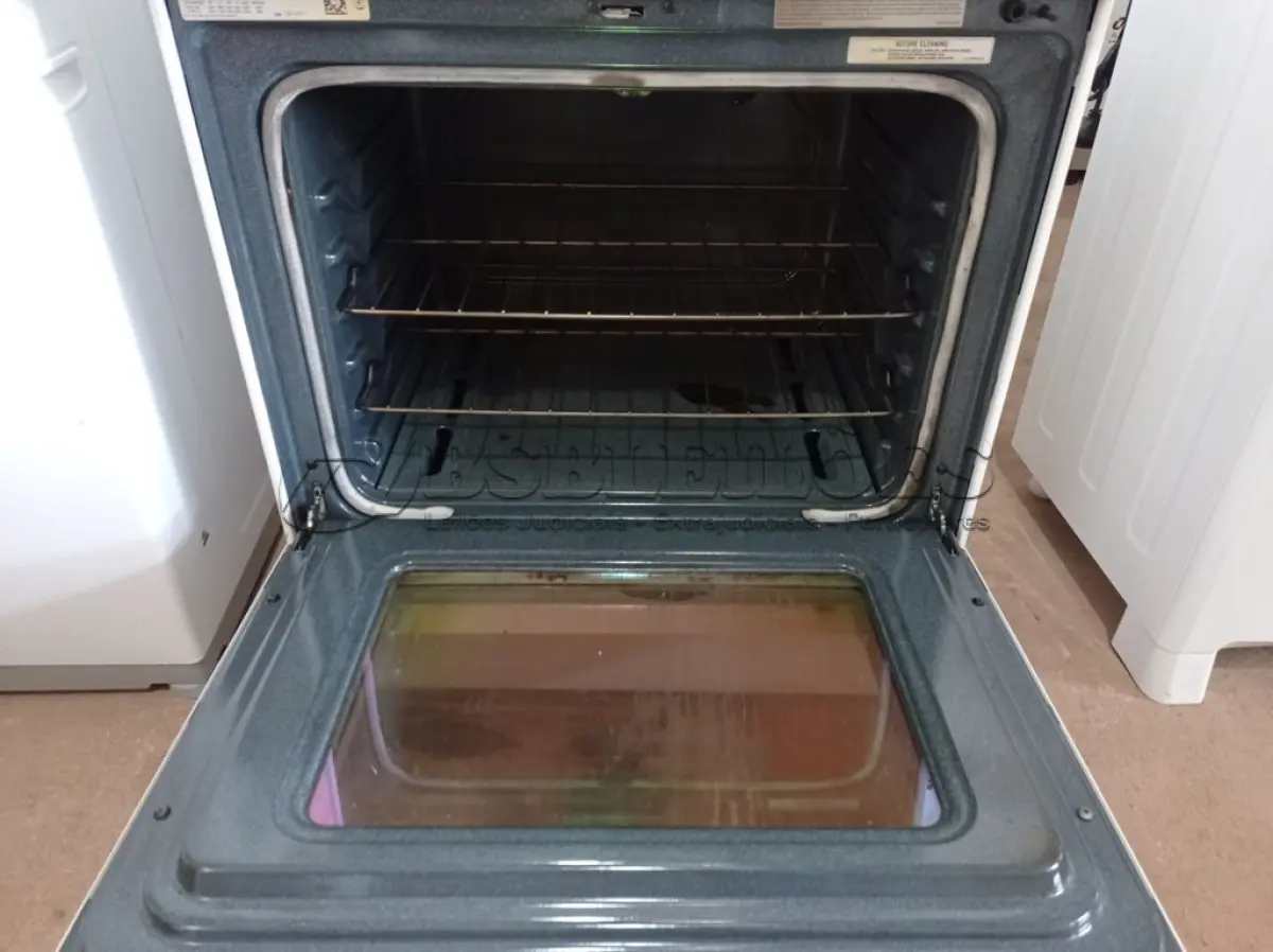 LOTE 024 - 01 FOGÃO 04 BOCAS MARCA WHIRLPOOL 110V. (RANGE) (NO ESTADO) AV9416A
