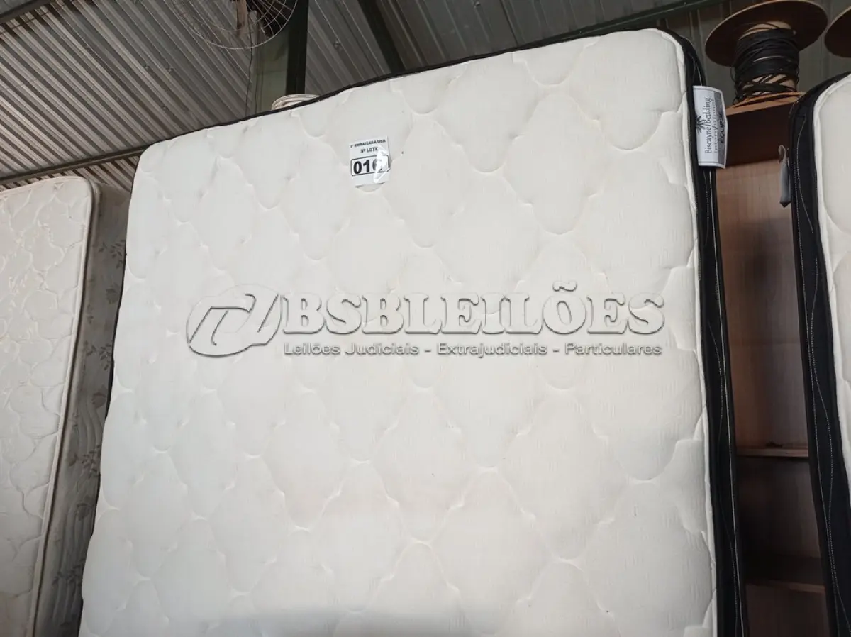 LOTE 016 - 01 COLCHÃO RAINHA QUEEN COM BASE. (NO ESTADO) (MATRESS QUEEN) AU1887E AV9822S