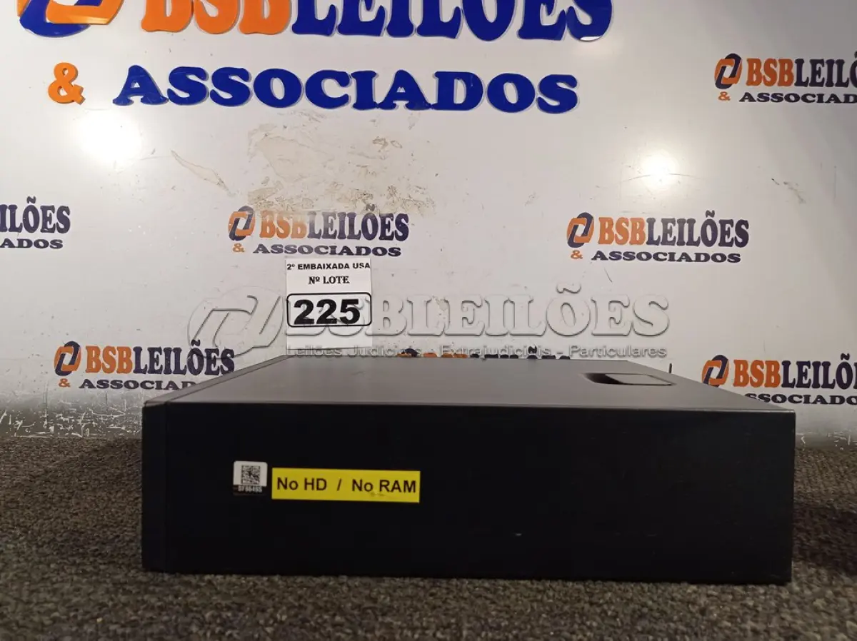 LOTE 225 - 01 CPU SEM MEMÓRIA E SEM HD MARCA HP. (NO ESTADO) BF8649S