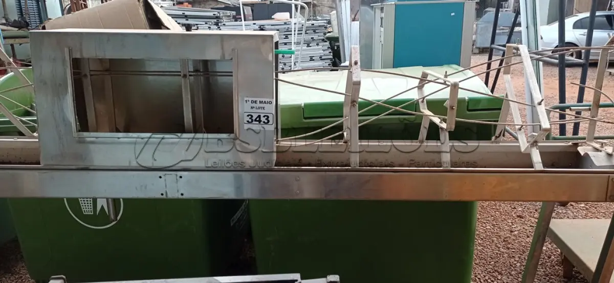 LOTE 343 - 01 ENVADADORA DE BEBIDAS. (NO ESTADO) ATENÇÃO! FAZER A VISITAÇÃO ANTES DE ARREMATAR, NÃO SABEMOS SE FUNCIONA. LEILÃO NÃO TEM GARANTIA E NEM DEVOLUÇÃO, SUJEITO A POSSÍVEIS AVARIAS VISÍVEIS/OCULTAS E/OU AUSÊNCIA DE COMPONENTES.